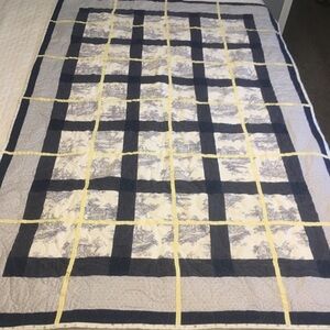 Elegant Blue and Yellow Patchwork Quilt